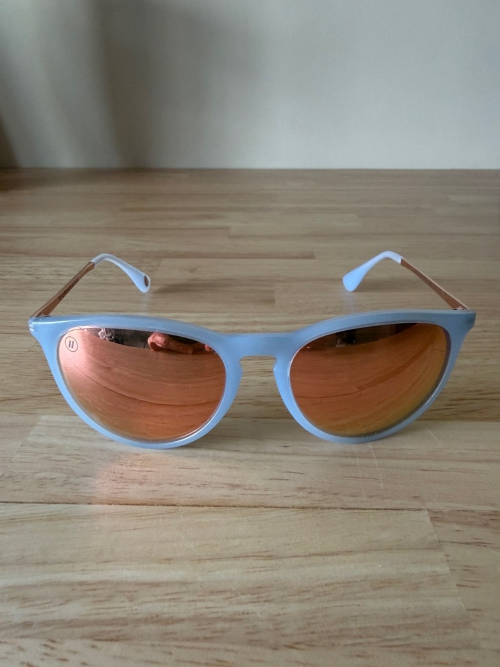 Blenders North Park sunglasses. Light blue frame peach lenses. Excellent cond.
